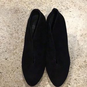 Eileen Fisher black leather wedge ankle boots 6